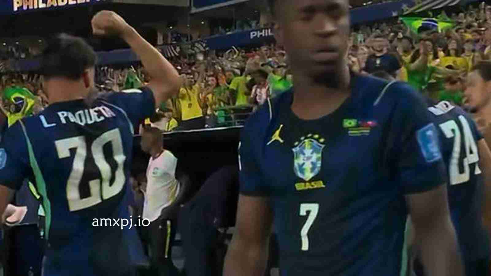 澳门新葡京独家专栏：巴西3-0海地！帕奎塔握拳庆祝，维尼修斯暖心换球衣，海地很沮丧